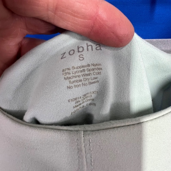 🔥2/$10 |•ZOBHA•| Activewear Ruched Tank Top Size Small - Picture 7 of 10